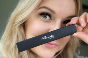 Adhesive Lash liner - Ripset kiinnittävä eyeliner