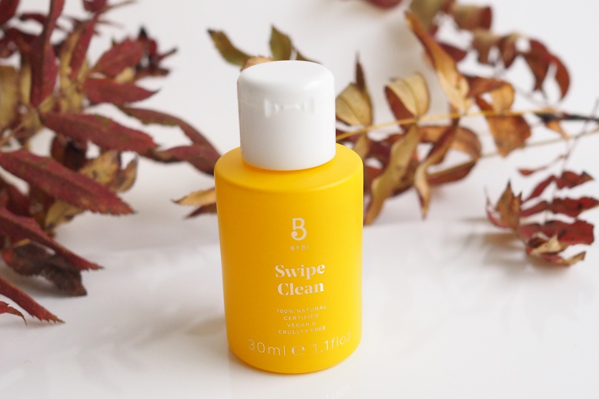 Bybi Beauty Swipe clean puhdistusöljy on luonnonkosmetiikkaa