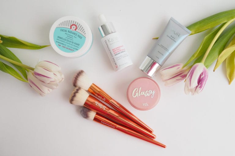 February Boxycharm Beauty box is a monthly subrscribtion box.