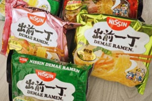 Eri makuisia nissin nuudeleita.